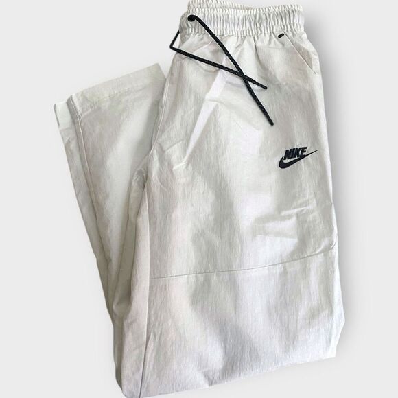 Nike Tech Essentials Lined Commuter Pants Phantom Mens size Small DQ4343-030 New - Picture 1 of 11